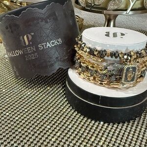 UNICORN ALERT 🚨 Halloween Stacks 2025 Gold and Black Bracelet 5 piece Set.